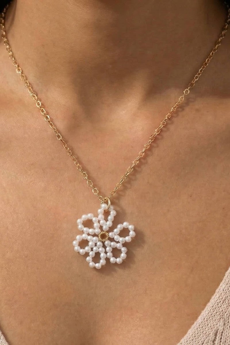 THE PEARL & PETAL NECKLACE