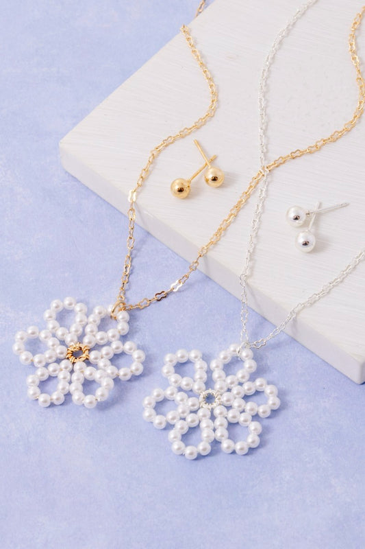 THE PEARL & PETAL NECKLACE