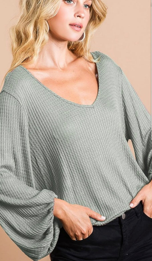 Waffle v neck top with bubble sleeve