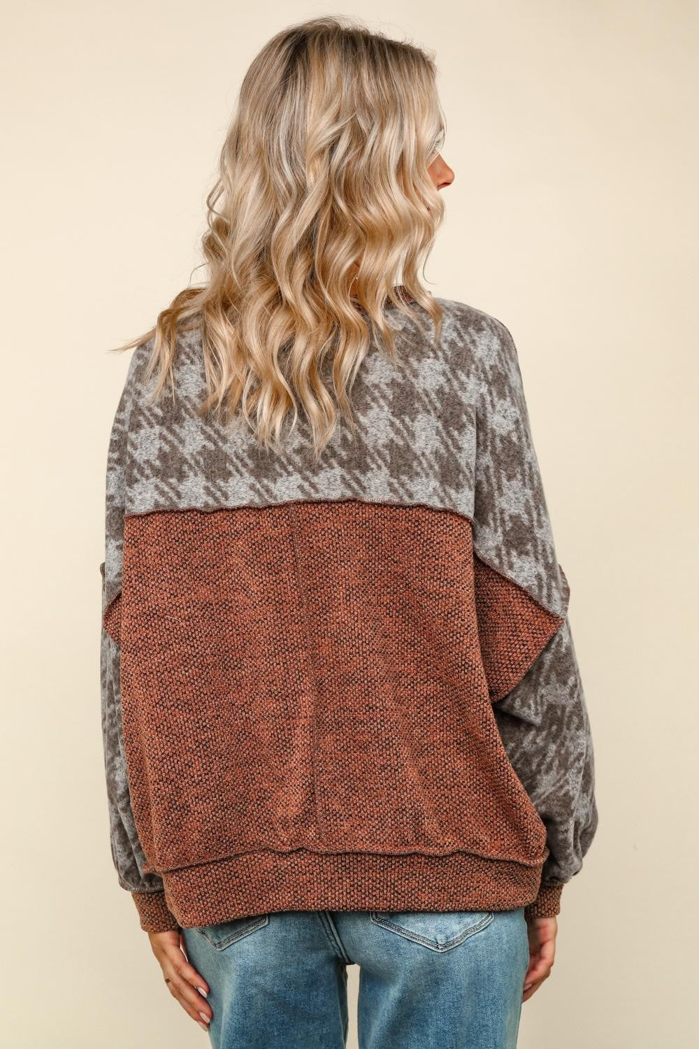 Pullover Knit Top W/ Reverse Stitches Detail