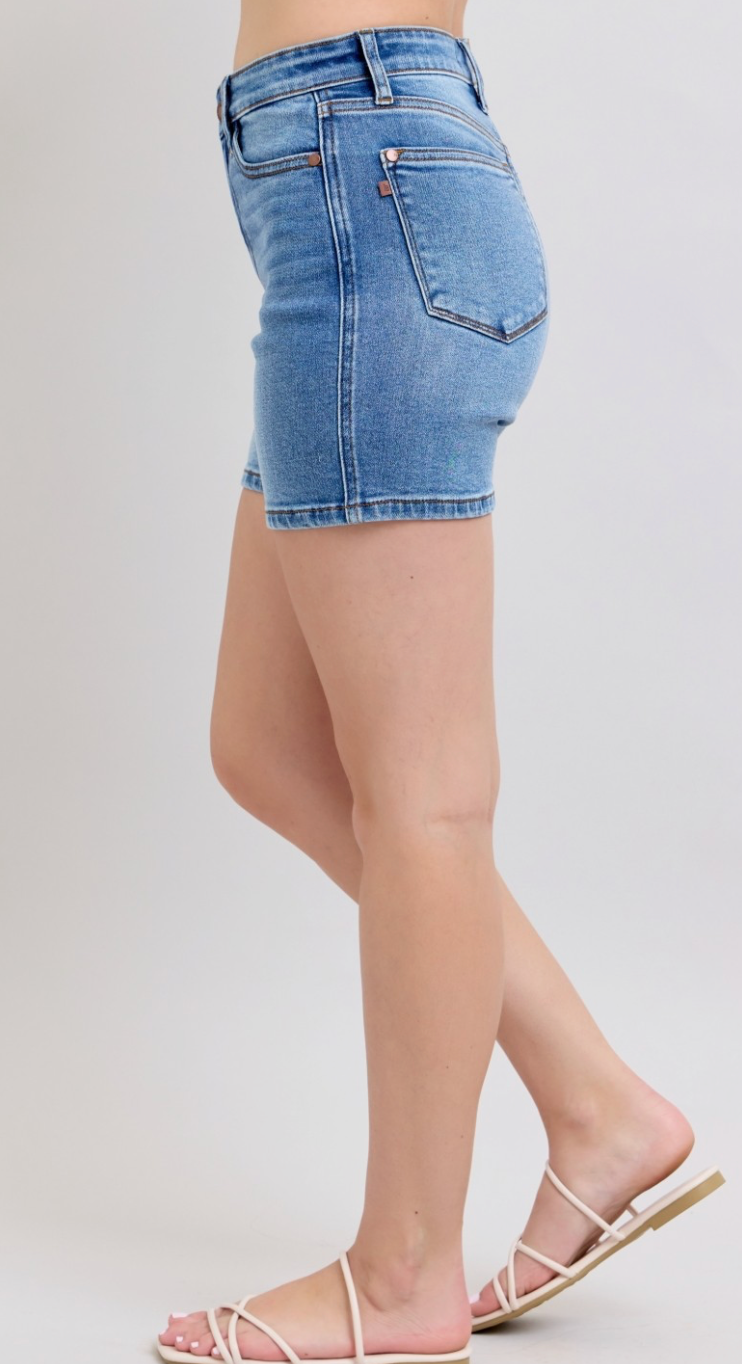 Judy Blue Hw 2 Button Mid Length Dad Shorts