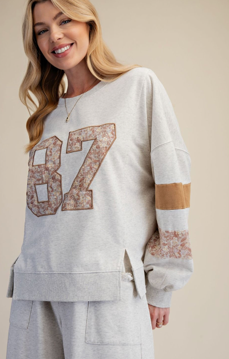 87 GRAPHIC PATCH WASHED TERRY PULLOVER