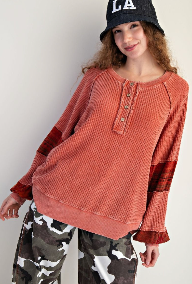 MIXED FABRIC WASHED THERMAL KNIT TOP