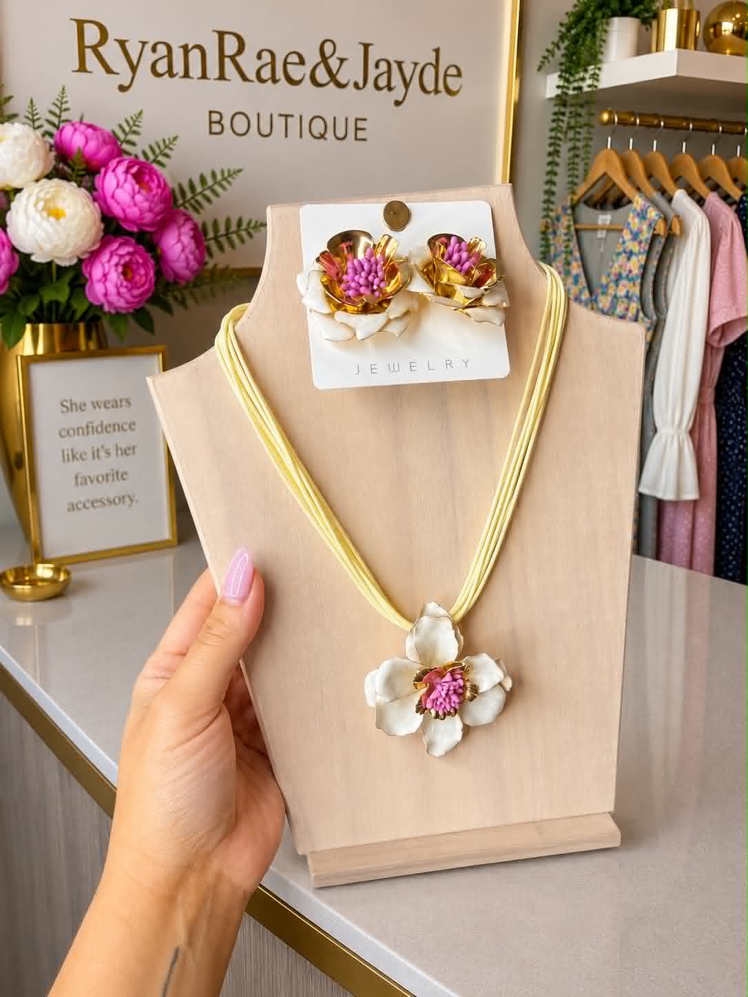 Magnolia Necklace Set