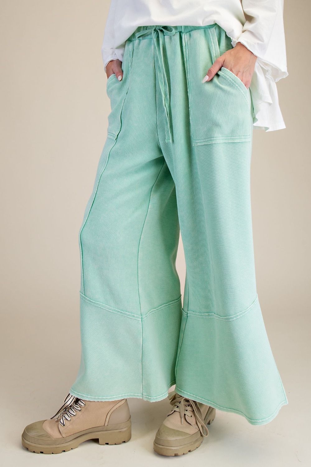 TEXTURED MINEREAL WASHED BELLBOTTOM PANTS